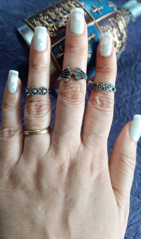 Acrylic/ Press-on Designer Nails with Glue Tabs | Artificial Nails Under 50 - Designer White Flowers French Tips