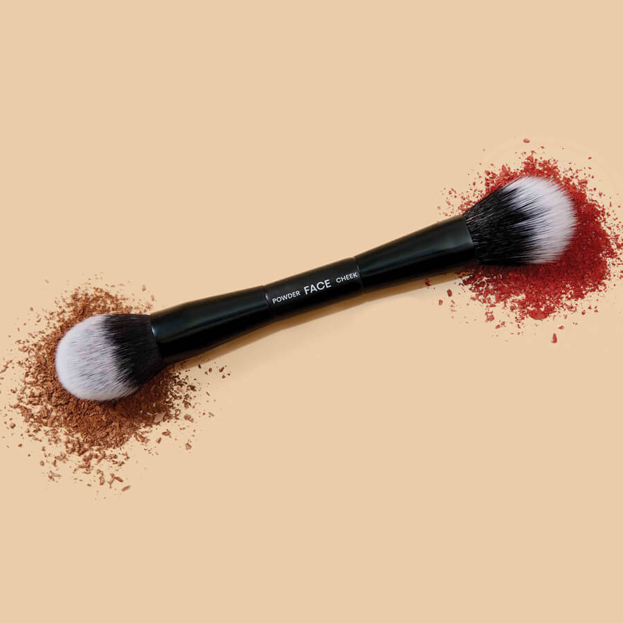 The Lip bar powder brush