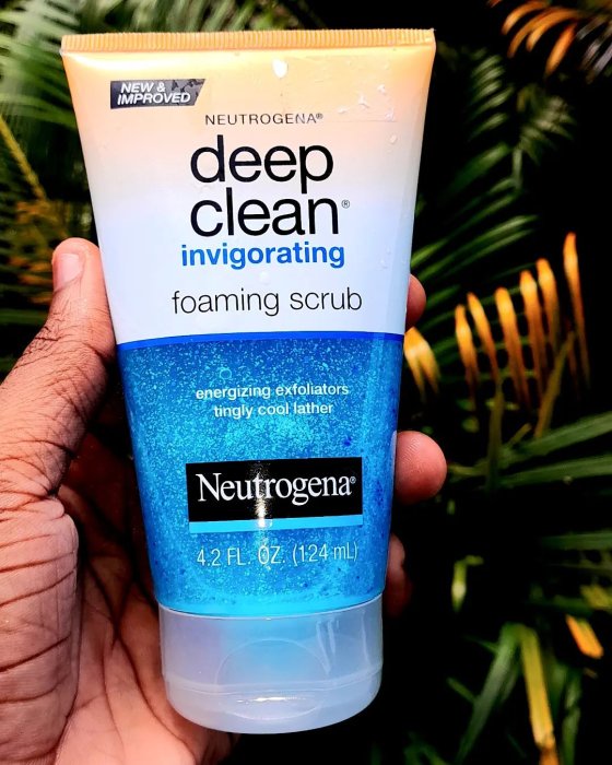 Deep Clean® Invigorating Foaming Scrub - 4.2 oz