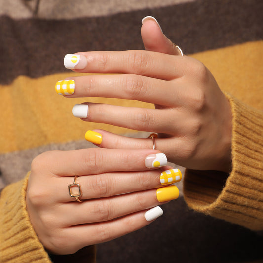 Lick Nail Yellow