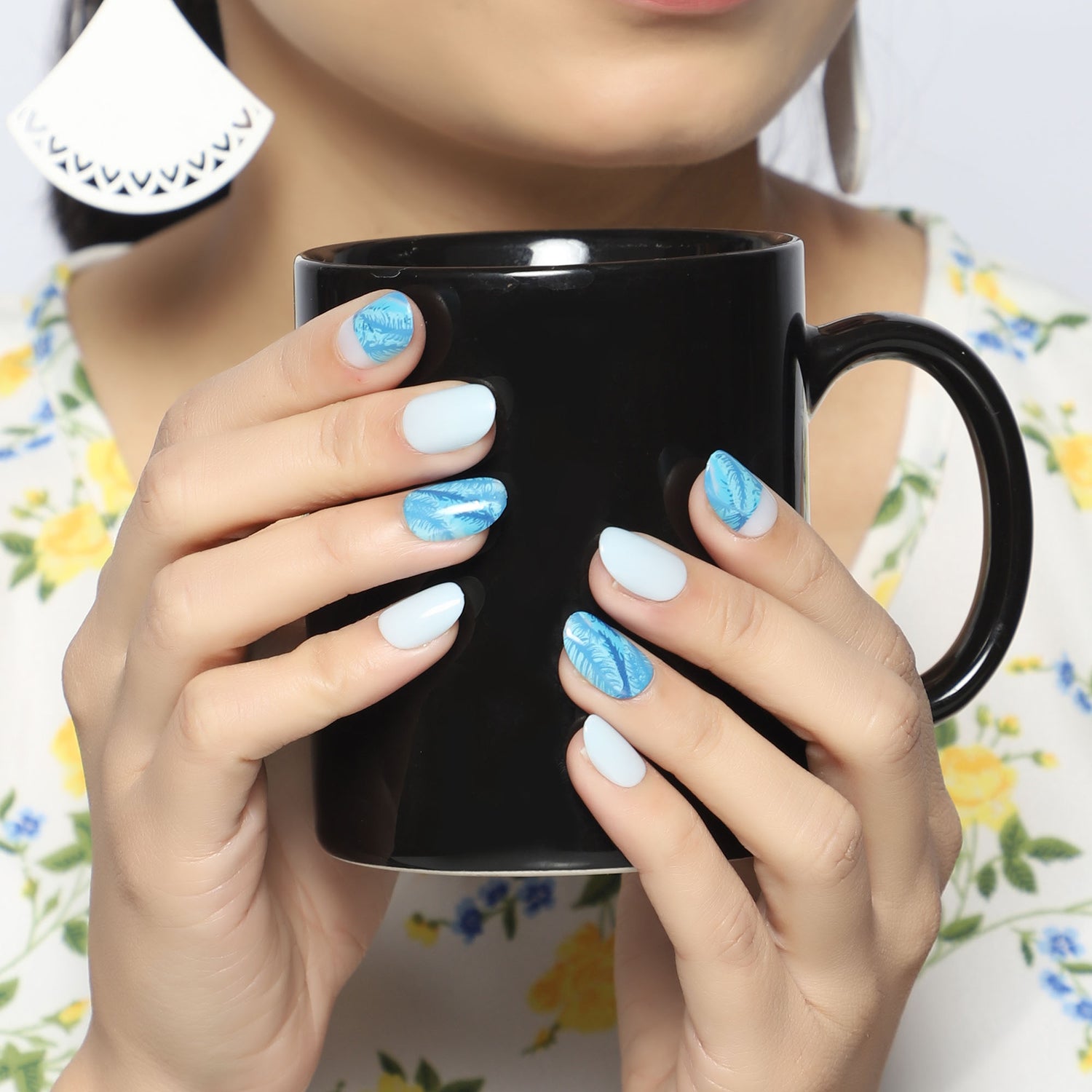 The 15 Best Blue Nail Polish Colors That Are So Flattering | Who What Wear